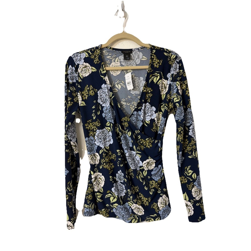 NWT Ann Taylor Outlet Faux Wrap Blouse Sz M V Neck Short Sleeve Floral Navy Blue